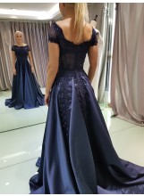 Abendkleid mit Strass-Steinen